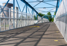 Vernielingen aan Hoge Spoorbrug binnen halve dag na opknapbeurt