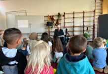 Kinderboekenschrijver Harmen van Straaten bezoekt De Marshof