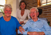 Gerhard en Marietje Hoffman vieren diamanten huwelijk in Zwolle-Zuid