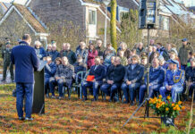Blijvend eerbetoon aan jonge piloot onthuld in park Gerenlanden