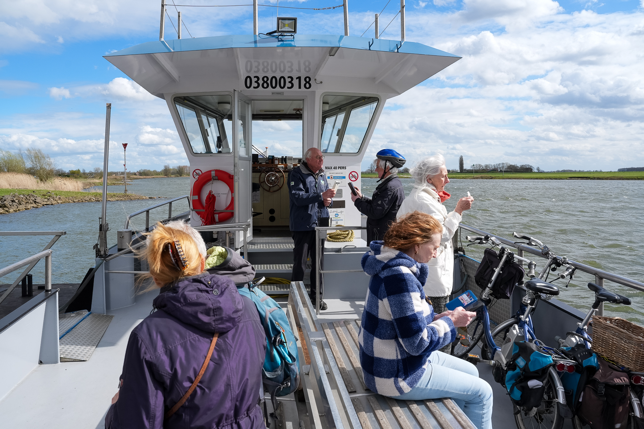 ’t Kleine Veer weer dagelijks in de vaart tussen Zwolle en Hattem